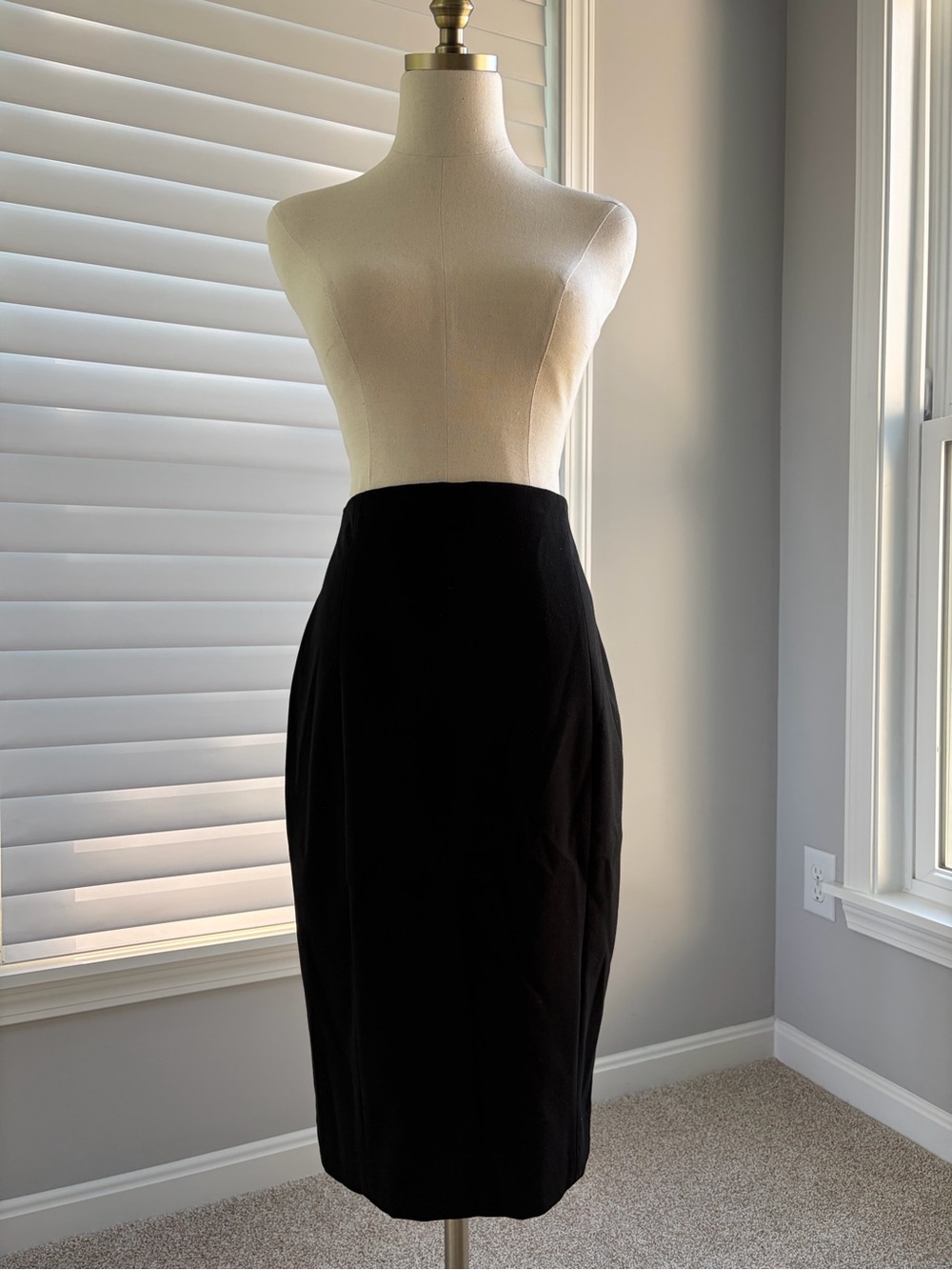 Express Classic Black Pencil Skirt - Timeless Women's Workwear Size 4